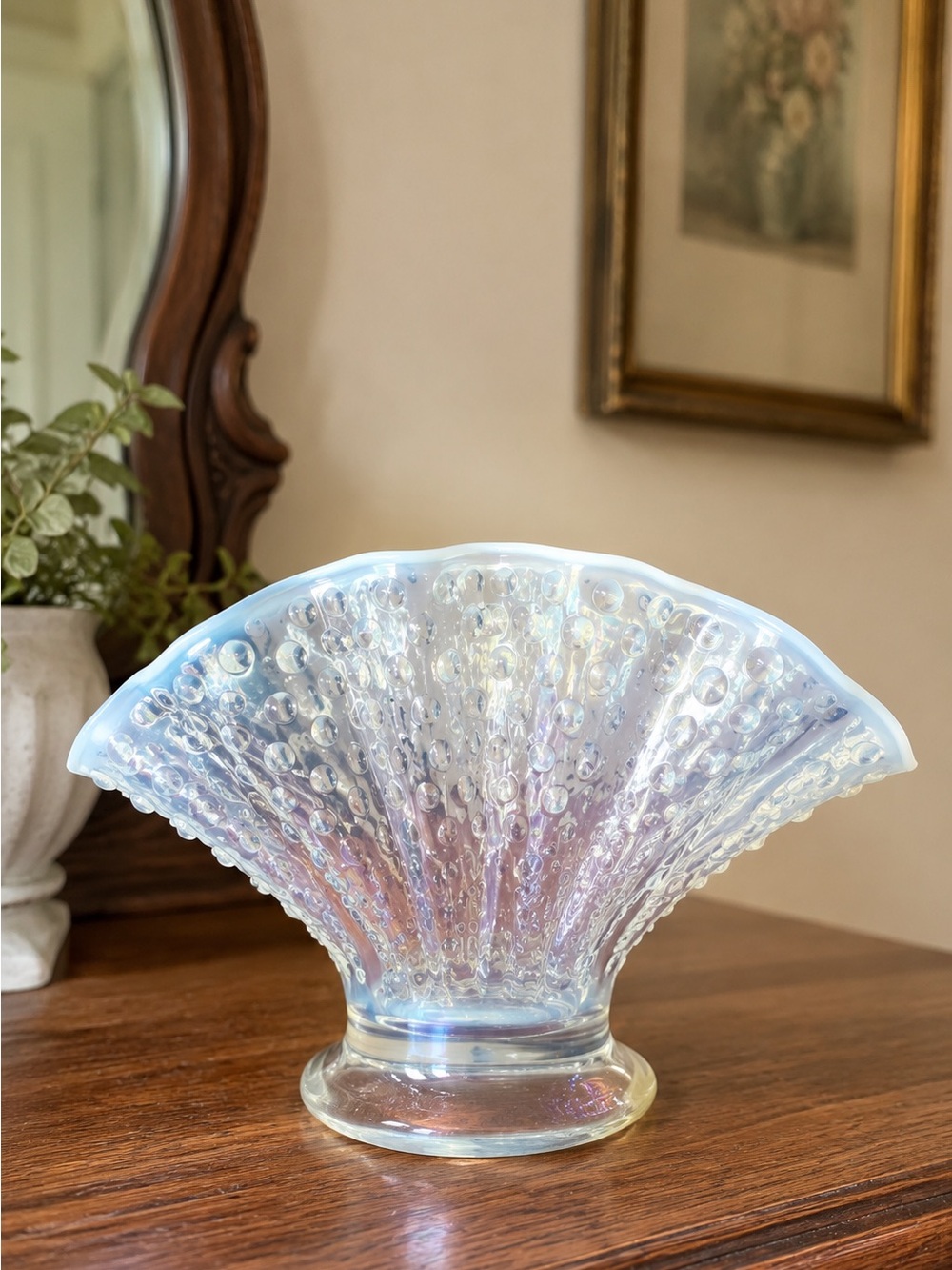 Fenton Iridescent Bubble Fan Vase - White / Pearl
